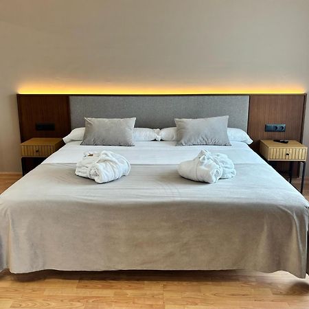 Hotel Arva Santiago León Extérieur photo