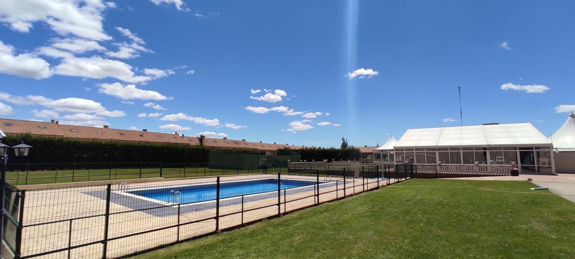 Hotel Arva Santiago León Extérieur photo