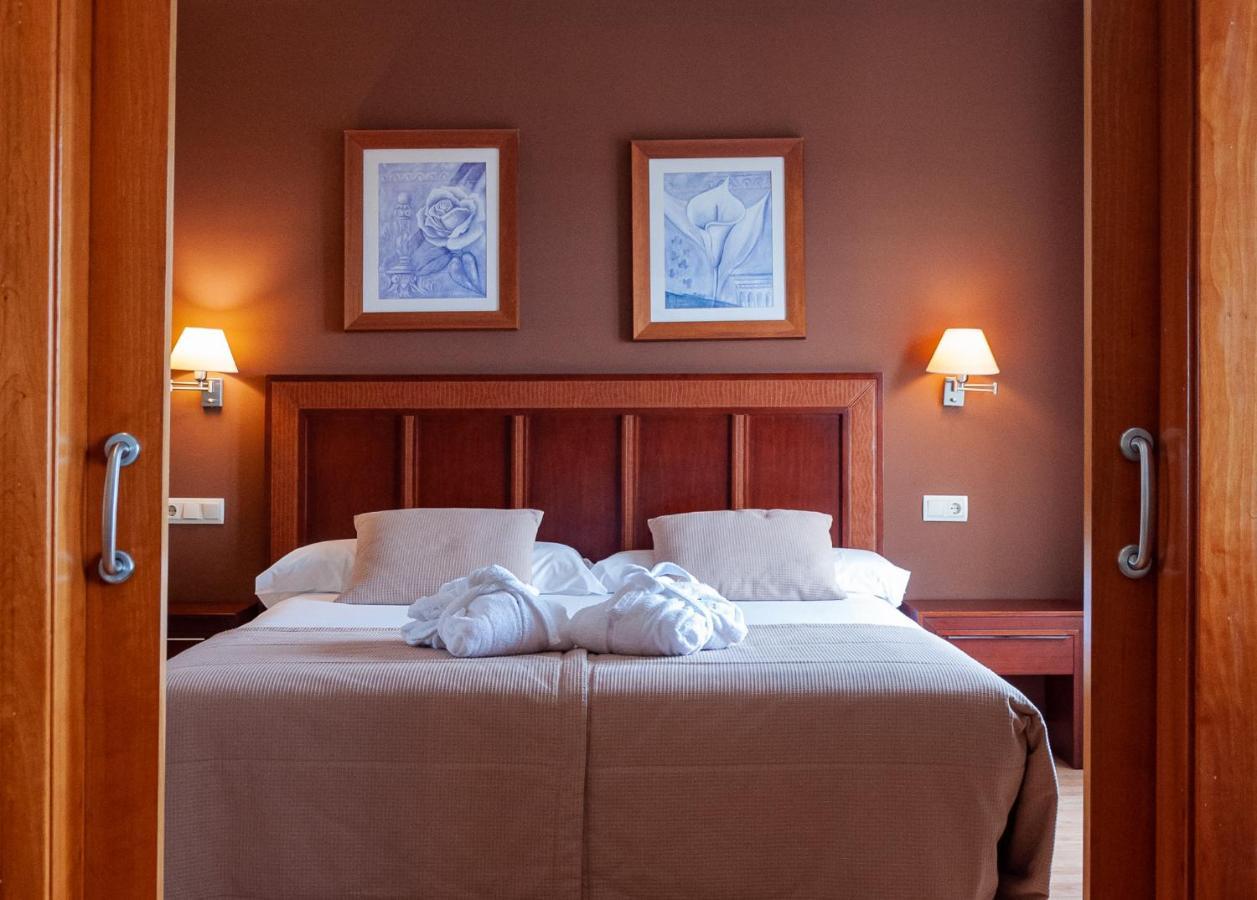 Hotel Arva Santiago León Extérieur photo