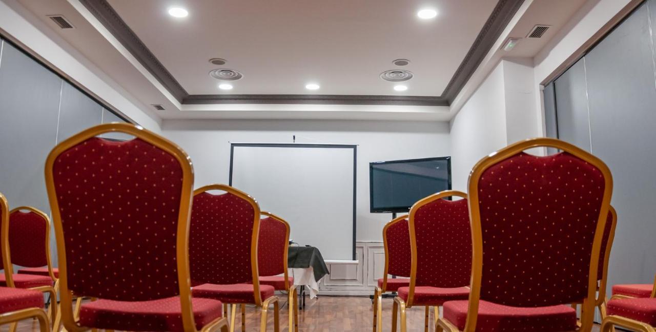 Hotel Arva Santiago León Extérieur photo