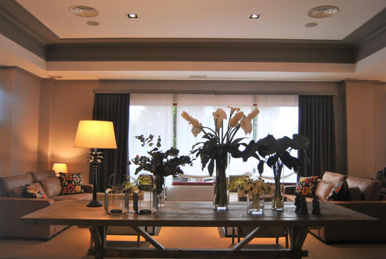 Hotel Arva Santiago León Extérieur photo