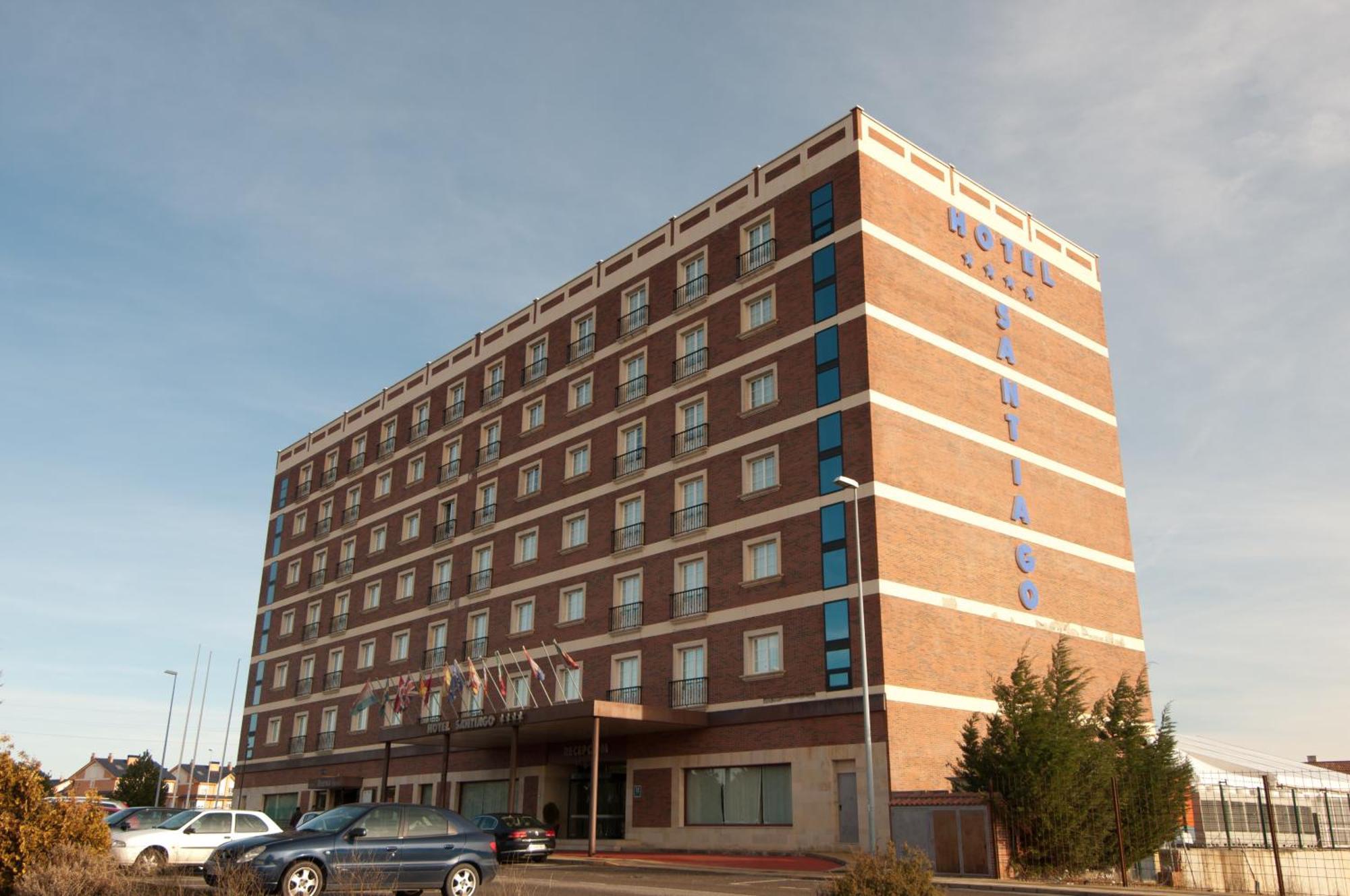 Hotel Arva Santiago León Extérieur photo