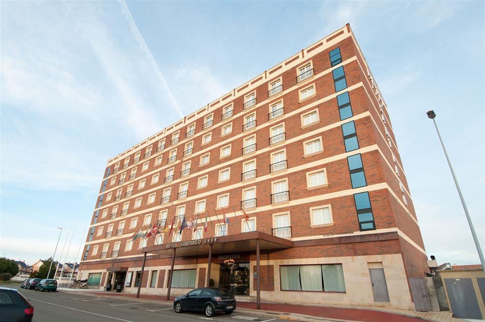 Hotel Arva Santiago León Extérieur photo