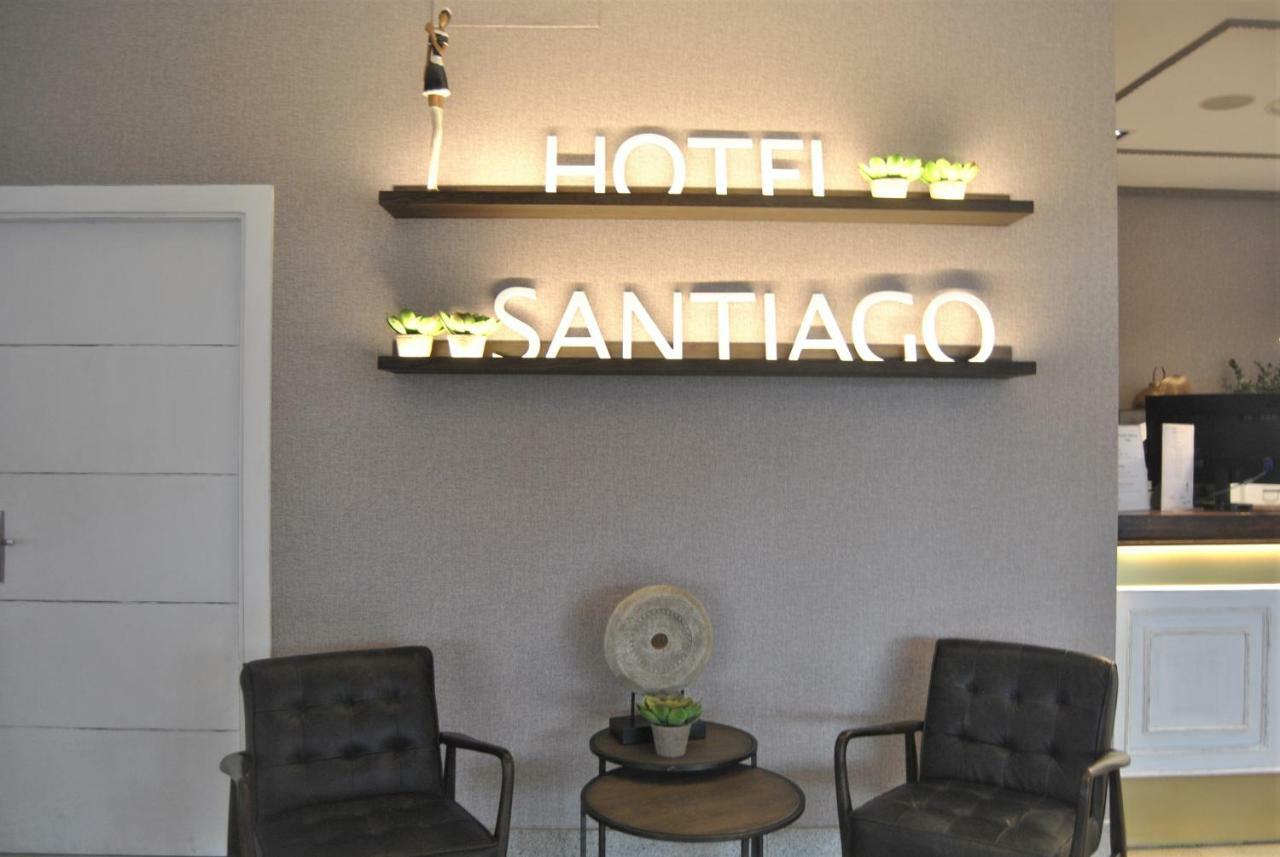 Hotel Arva Santiago León Extérieur photo
